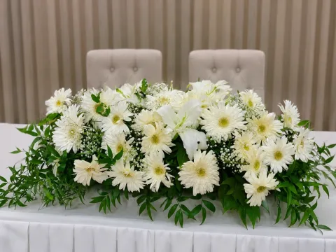 Beyaz Gerbera Düğün Masa Çiçeği