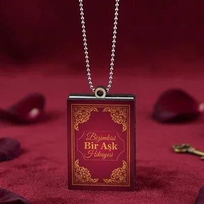 Kişiye Özel Kitap Tasarımlı Kolye