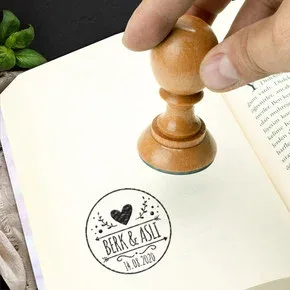 Sevgiliye Hediye İsimli Kitap Mührü
