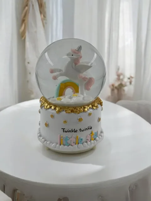 Unicorn Orta Boy Işıklı Kar Küresi K -