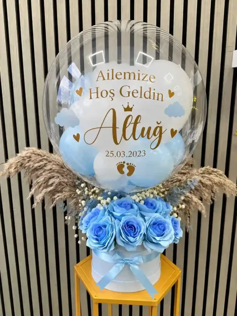 Mavi Güllü Balonlu Yeni Doğum Çiçeği
