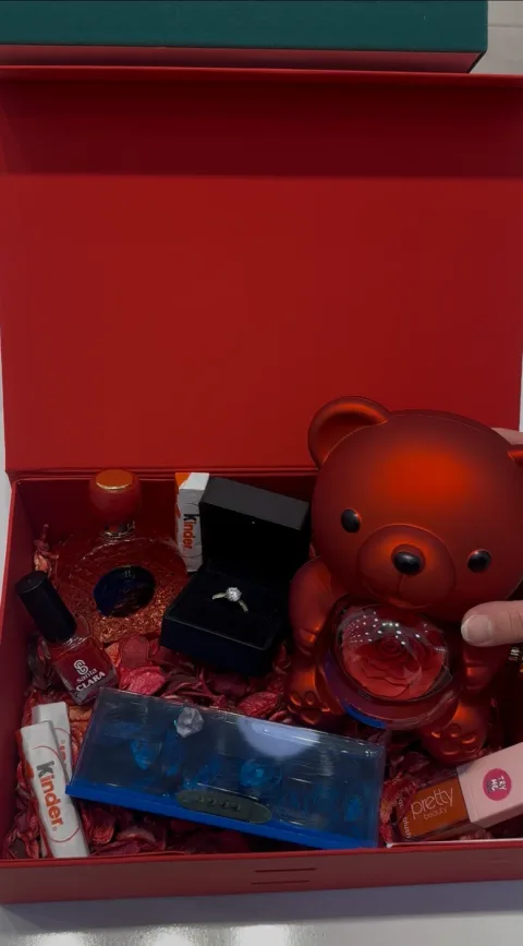 Red Love Box