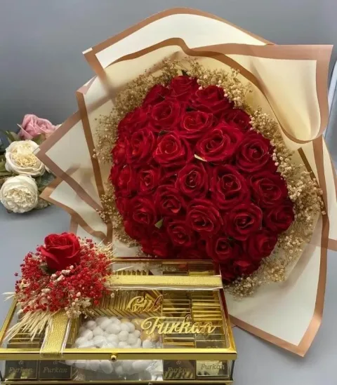 Buket Gül İsteme Çiçeği ve Cam Kutuda Çikolata Seti (8923)