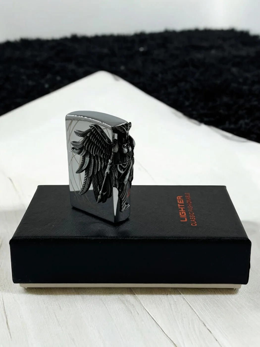 Amazon Kadın Kabartmalı Zippo Çakmak