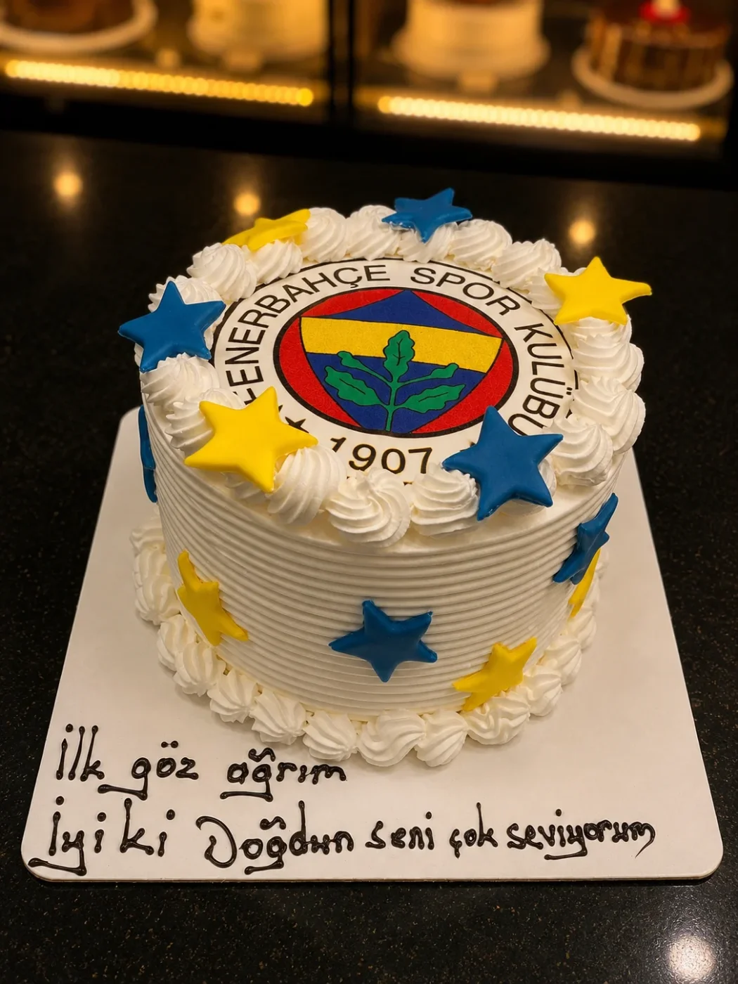 Fenerbahçe Taraftar Pastası 8 Kişilik