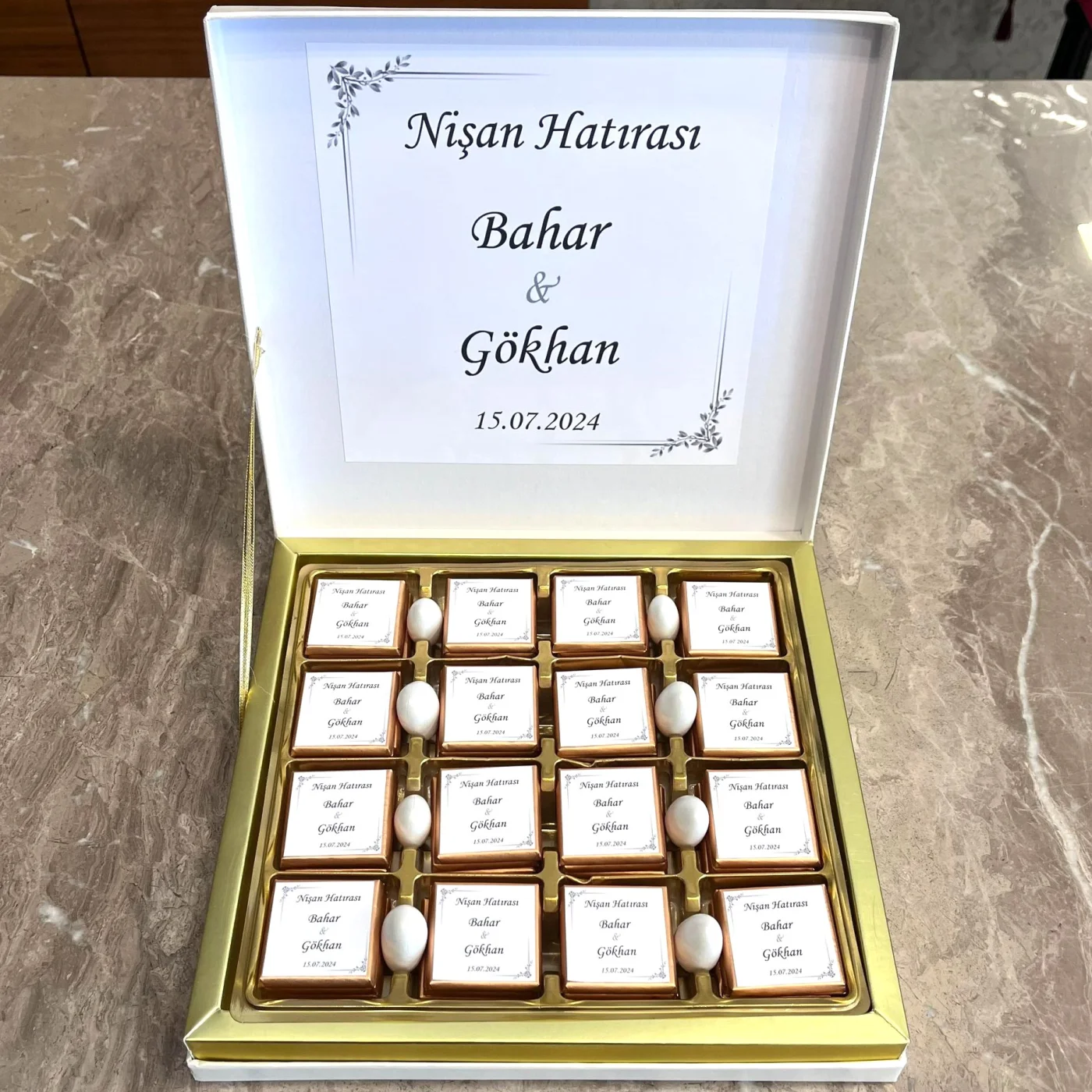 Siyah Beyaz İsimli Söz Nişan İsteme Çikolata - 10 Desen Seçeneği - 48 adet