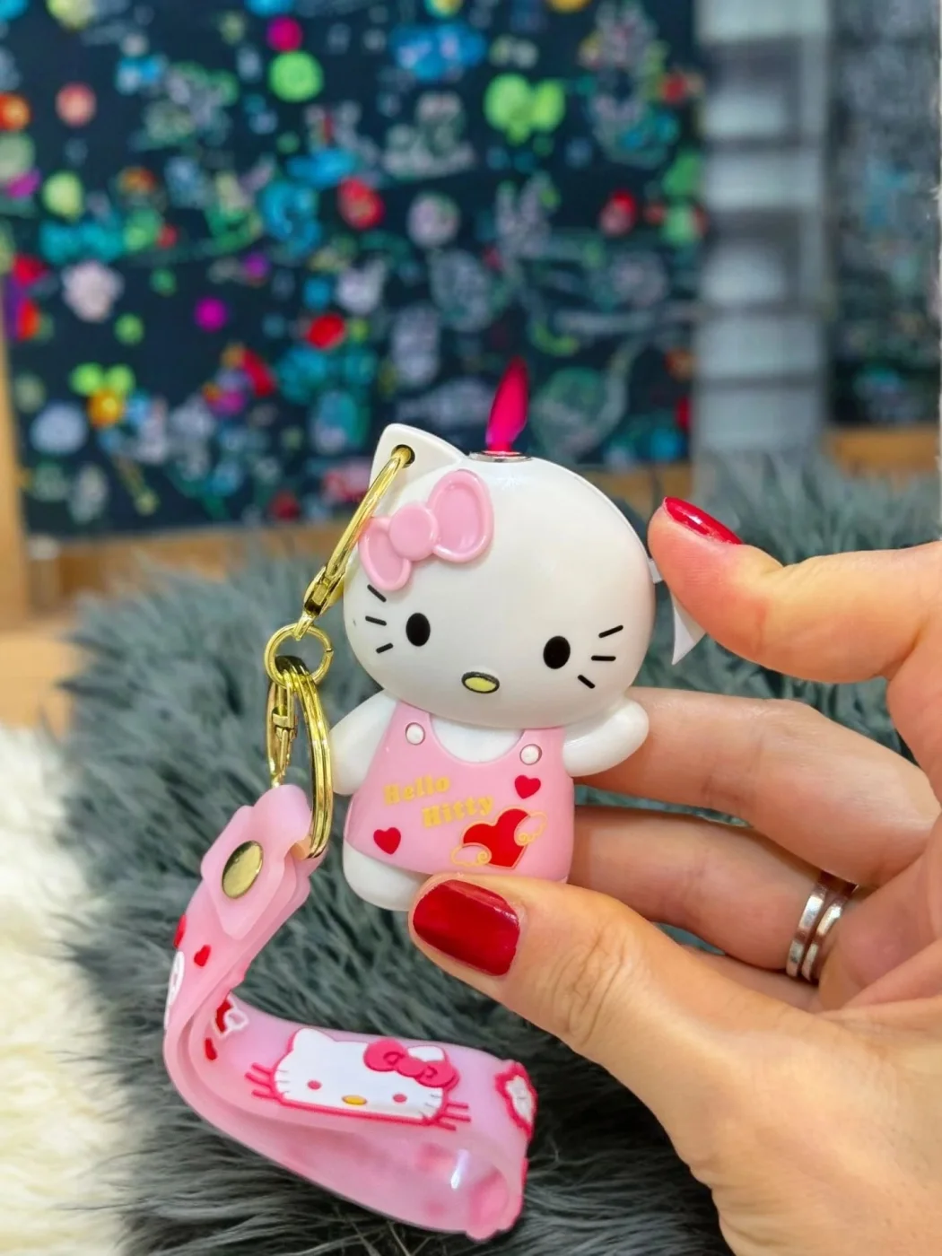 Hello Kitty Renkli Yanan Gazlı Çakmak Anahtarlık