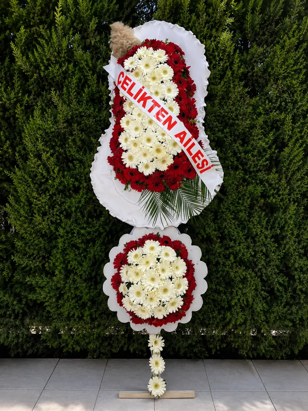 Kırmızı Beyaz Gerbera Açılış Çelengi
