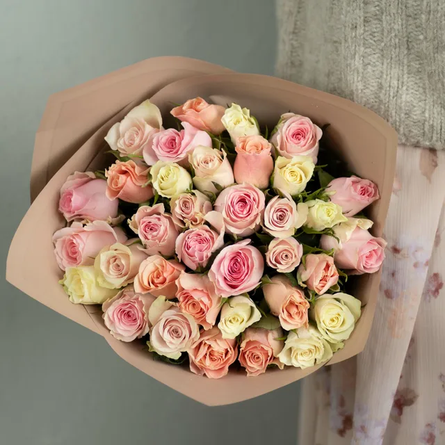 35 Karışık Gül Buketi – 40 cm