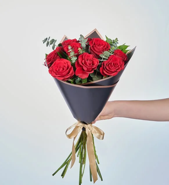 9 Kırmızı Gül Buketi – Tasarım 1