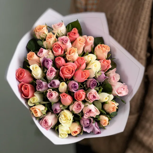51 Karışık Gül Buketi – 60 cm